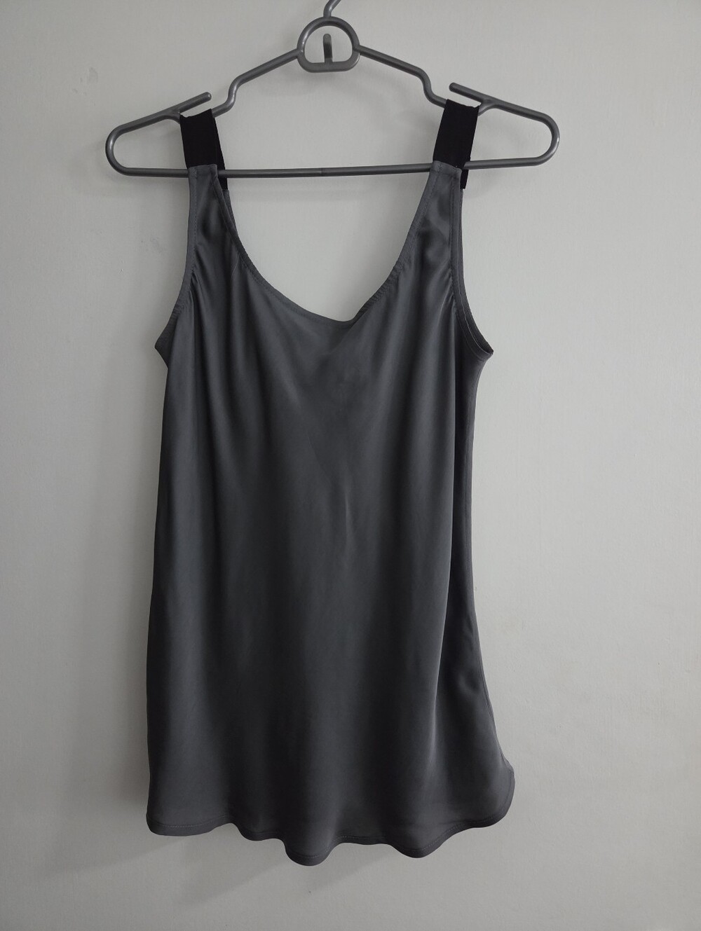 Theory Tank Top Size Med Satin Gray